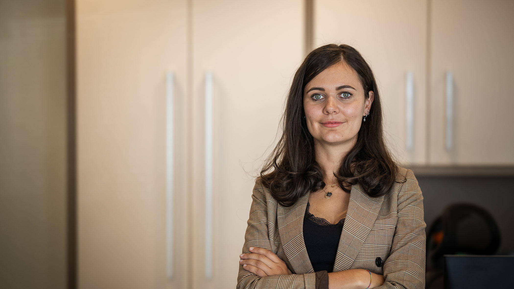 Annalena die Betriebsinhaberin, Verwaltungsmitarbeiterin und Bürofachkraft - Elektro Felderer